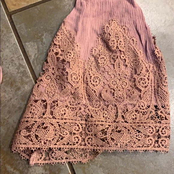 Charlotte Russe Womens M Pink Romper w/ detailing - Picture 3 of 6